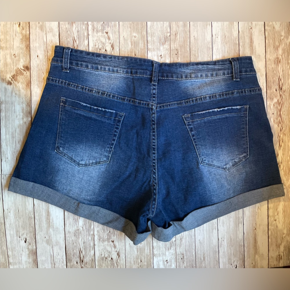 RESERVED REG NWOT Angerella Women’s Mid Rise Ripped Jean Denim Shorts X-Large XL - Picture 6 of 16